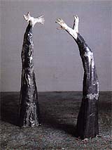 1996. MIXTA Y PLOMO SOBRE POLIÉSTER Y FIBRA DE VIDRIO. 154 X 34 X 51 CM Y 150 X 45 X 43 CM