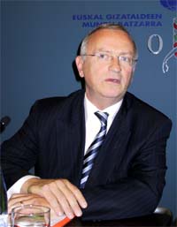 Luc Van den Brande