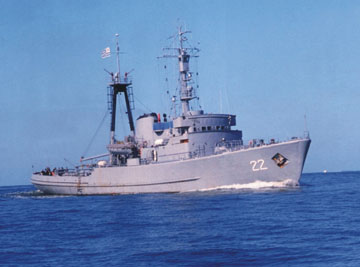 Fotografía R. O. U. 22 Oyarvide: Dpto. de Relaciones Publicas de la Armada.