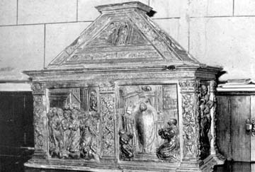 Arqueta de San Veremundo, abad de Irache, con relieves renacentistas del último tercio del siglo XVI