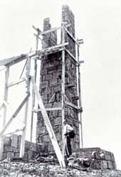 30 de octubre de 1955, inauguración del primer monumento en Besaide