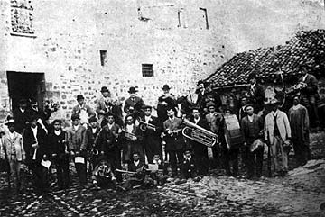 La Banda Municipal de Agurain en el Ayuntamiento.