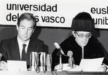 Carlos Garaikoetxea y Gregorio Monreal .