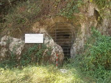 Cueva de Atxeta (Forua).