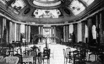 Hall del Gran Kursaal en el año 1924 