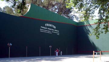 Frontón preparado para ser reinaugurado