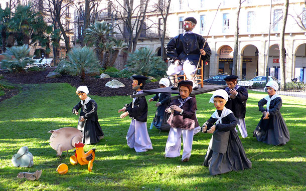 Cada a?o en la Plaza Gipuzkoa (Donostia), se expone, junto a otras figuras del bel?n